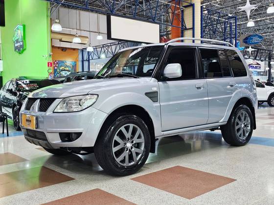 MITSUBISHI PAJERO TR4 2.0 4X2 16V 140CV FLEX 4P AUTOMÁTICO MITSUBISHI PAJERO TR4 2.0 4X2 16V 140CV FLEX 4P AUTOMÁTICO